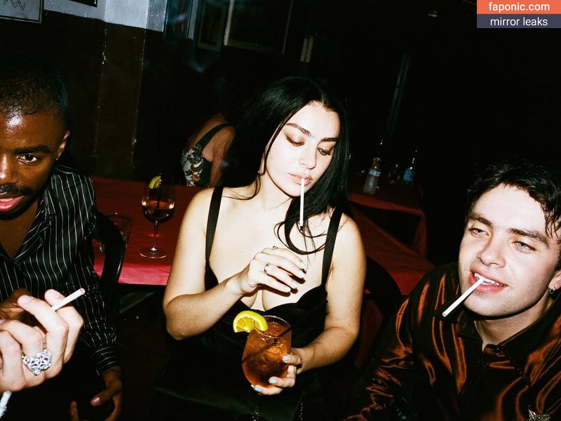 Charli XCX, charli_xcx, charlignarly, charlixcx, https: Nagie wycieki OnlyFans Zdjęcie #18