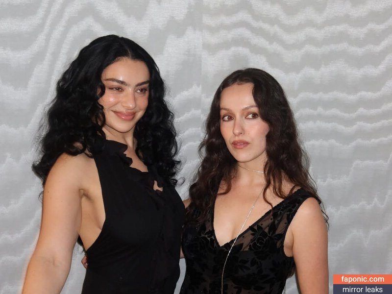 Charli XCX, charli_xcx, charlignarly, charlixcx, https: Nagie wycieki OnlyFans Zdjęcie #19
