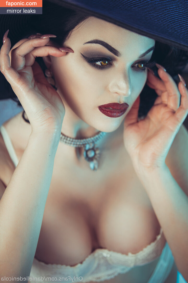 Danielle Denicola, danielledenicola, danielledenicolaofficial, danielledenicolavip, daniellednicola, https: Nagie wycieki OnlyFans/Patreon Zdjęcie #60