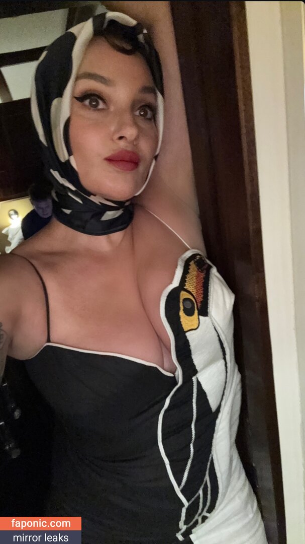 Gizzi Erskine