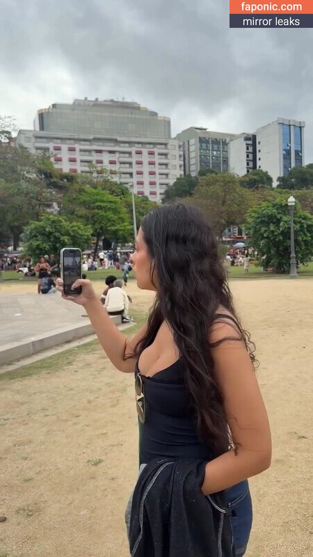 Julia Alvarenga